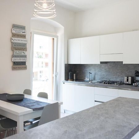 Nirvana Apartments Torbole Sul Garda Екстериор снимка