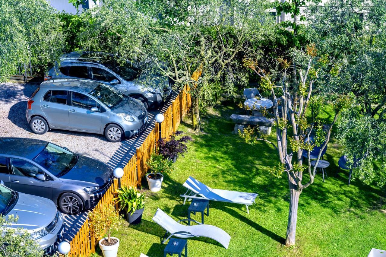 Nirvana Apartments Torbole Sul Garda Екстериор снимка