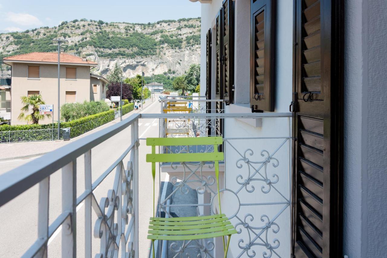 Nirvana Apartments Torbole Sul Garda Екстериор снимка