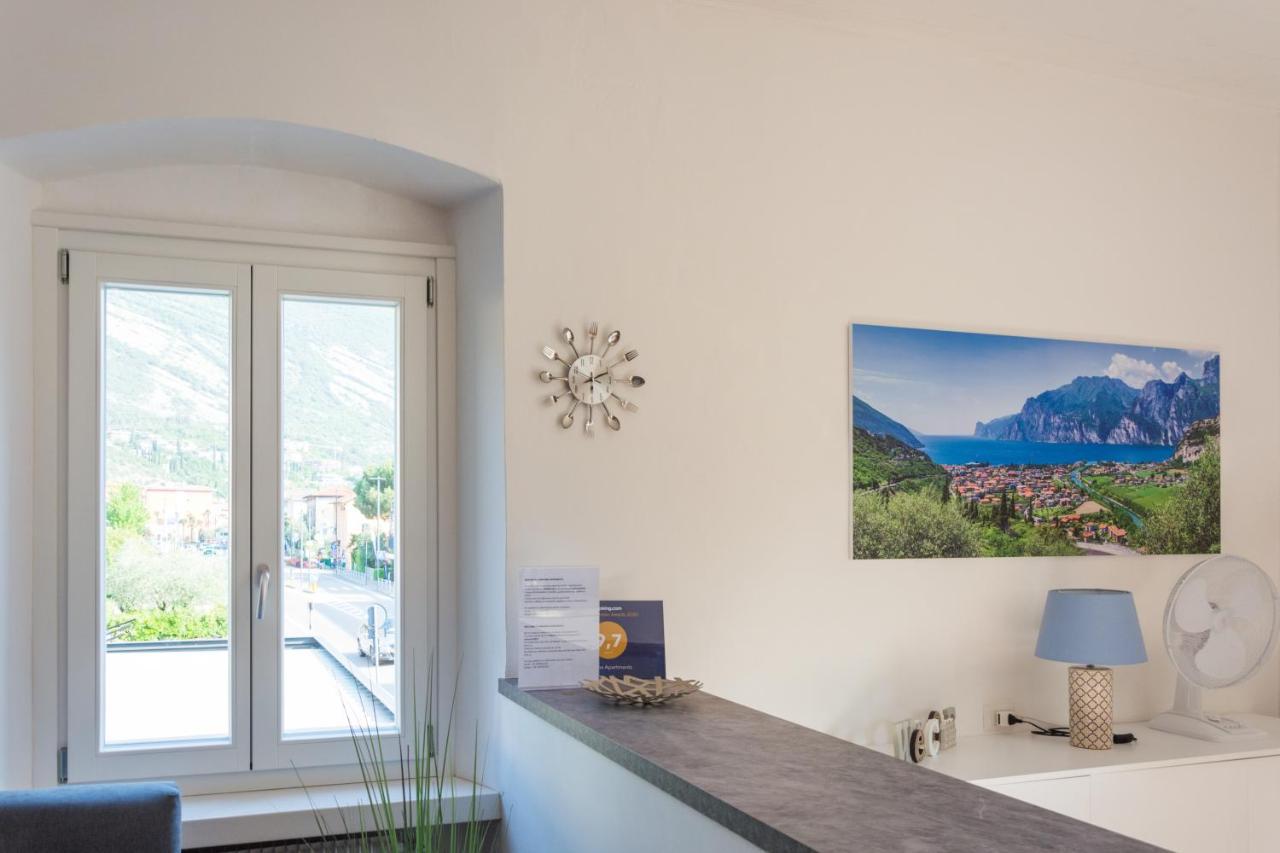 Nirvana Apartments Torbole Sul Garda Екстериор снимка